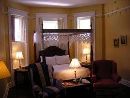 Frederick House Bed & Breakfast Стантън Стая снимка