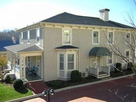 Frederick House Bed & Breakfast Стантън Екстериор снимка
